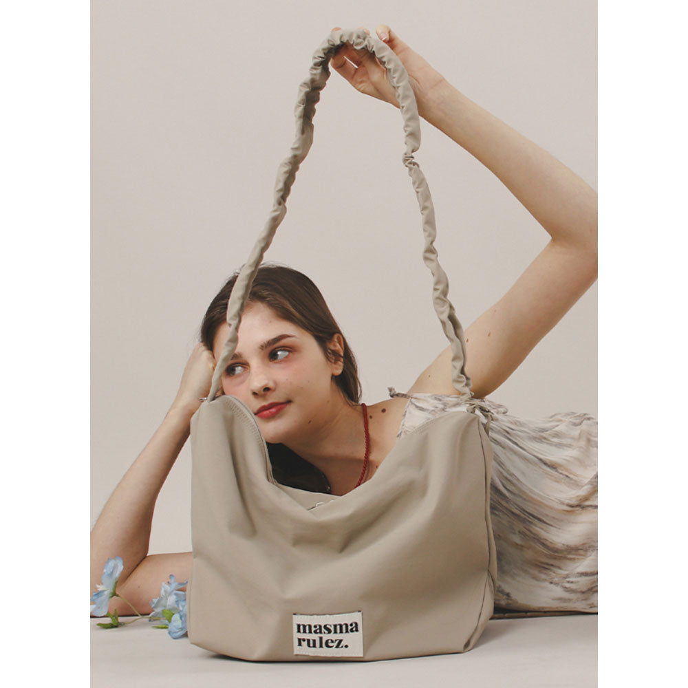 ★masmarulez★ Chaming Nylon shoulder bagSilver gray MUSINSA | MASMARULEZ [INT] Nylon 2way shirring hobo bag _ Gray