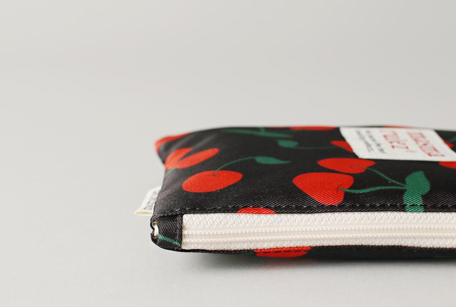 [Masmarulez] Cherry pattern Strap pouch