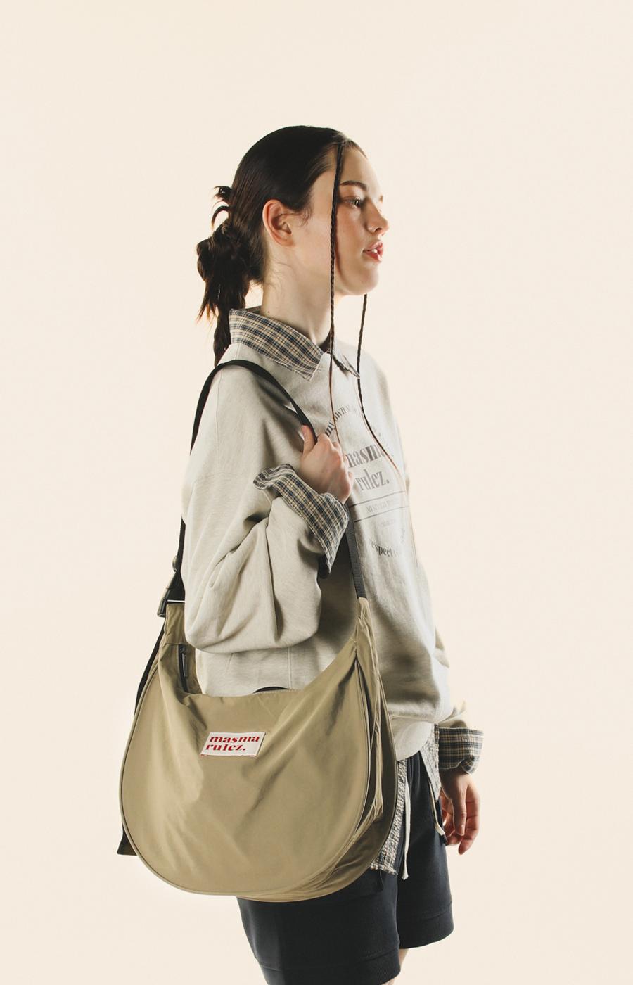 [Masmarulez] Halfmoon cross bag _ Khaki Beige