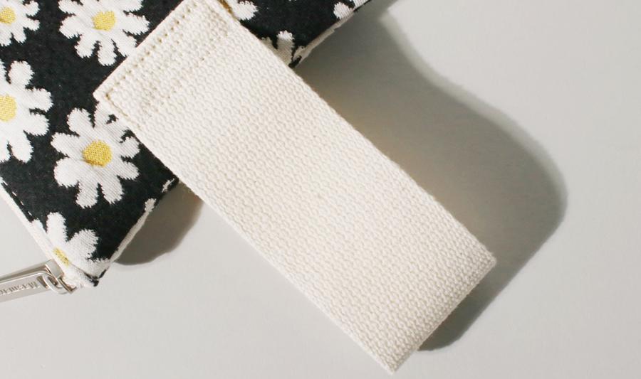 [Masmarulez] Knit daisy Strap pouch _ Black