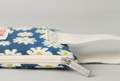 [Masmarulez] Knit daisy Strap pouch _ Navy