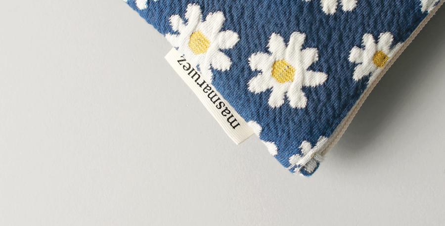 [Masmarulez] Knit daisy Strap pouch _ Navy