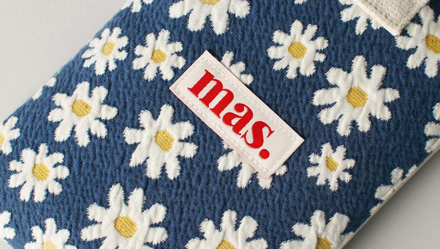 [Masmarulez] Knit daisy Strap pouch _ Navy